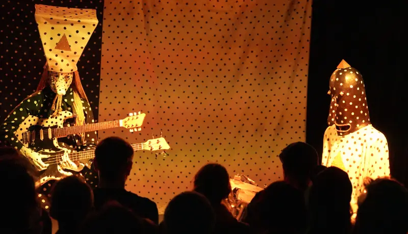 Angine de Poitrine dúo canadiense de math rock y rock experimental originario de Quebec